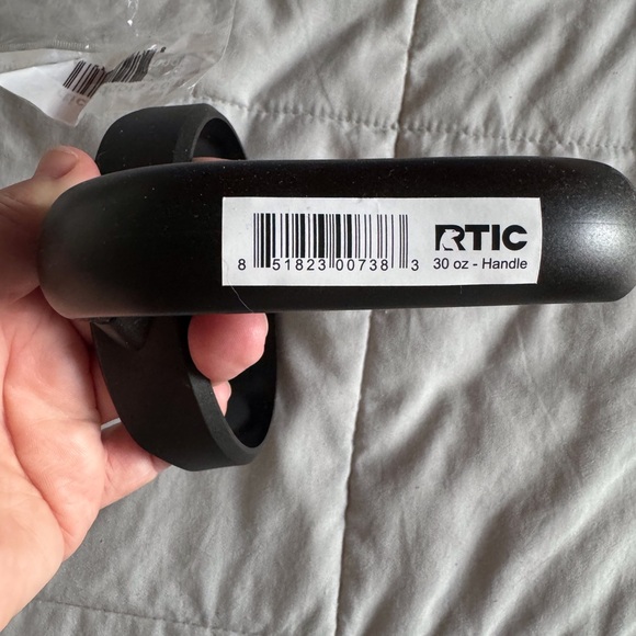 Handle for newer version 30 oz Rtic cup - Picture 2 of 3